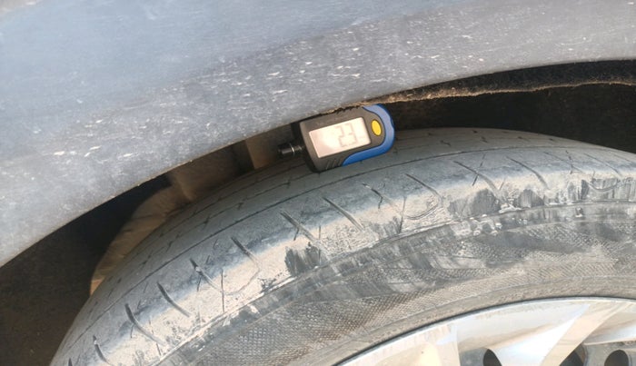 2022 KIA CARENS PRESTIGE 1.5 DIESEL 7 STR, Diesel, Manual, 2,12,614 km, tyre