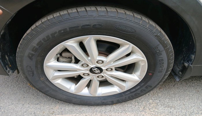 2018 Hyundai Creta SX PLUS 1.6 PETROL, Petrol, Manual, 27,394 km, tyre