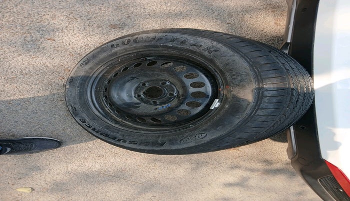 2018 Hyundai Creta SX PLUS 1.6 PETROL, Petrol, Manual, 27,394 km, tyre