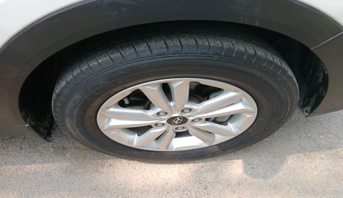 2018 Hyundai Creta SX PLUS 1.6 PETROL, Petrol, Manual, 27,394 km, tyre