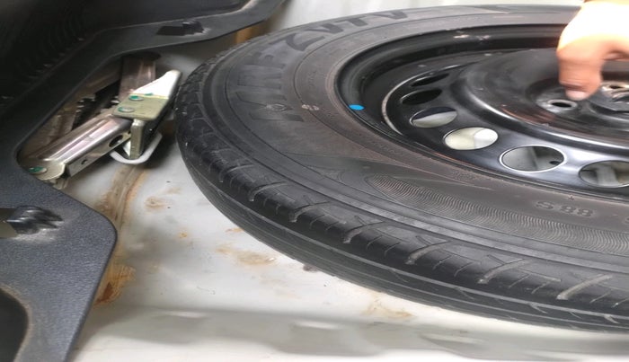 2016 Maruti Baleno DELTA PETROL 1.2, Petrol, Manual, 53,068 km, tyre