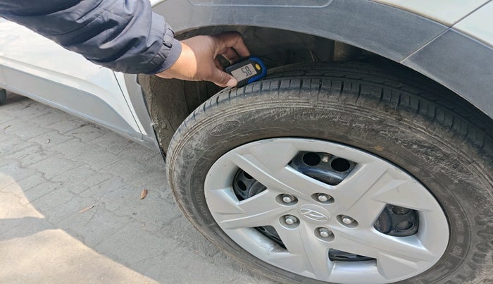 2022 Hyundai VENUE S 1.2, Petrol, Manual, 86,590 km, tyre