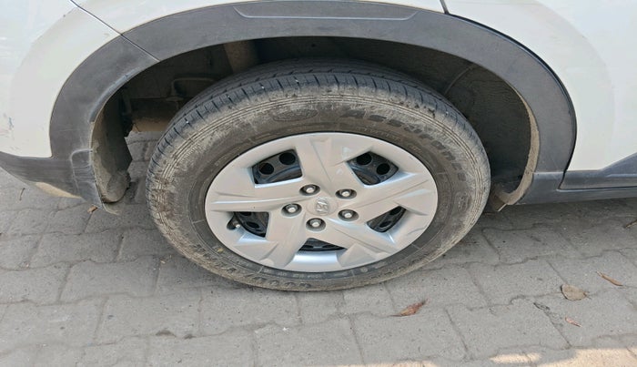 2022 Hyundai VENUE S 1.2, Petrol, Manual, 86,590 km, tyre