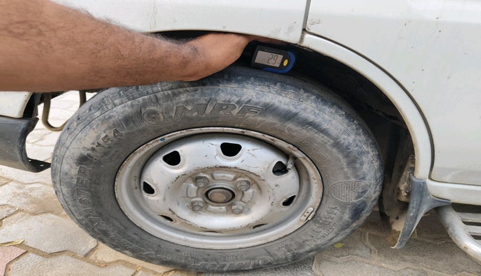 2014 Maruti Eeco 5 STR WITH A/C+HTR, CNG, Manual, 1,07,913 km, tyre