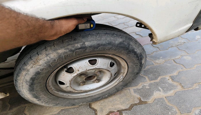 2014 Maruti Eeco 5 STR WITH A/C+HTR, CNG, Manual, 1,07,913 km, tyre