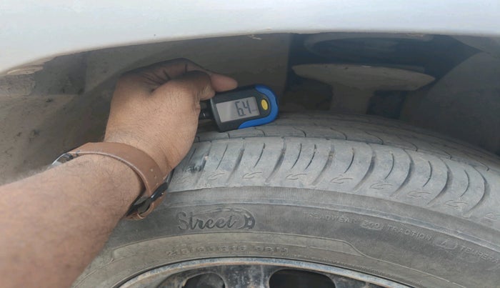 2014 Nissan Terrano XL (D), Diesel, Manual, 1,50,000 km, tyre