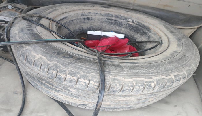 2014 Nissan Terrano XL (D), Diesel, Manual, 1,50,000 km, tyre