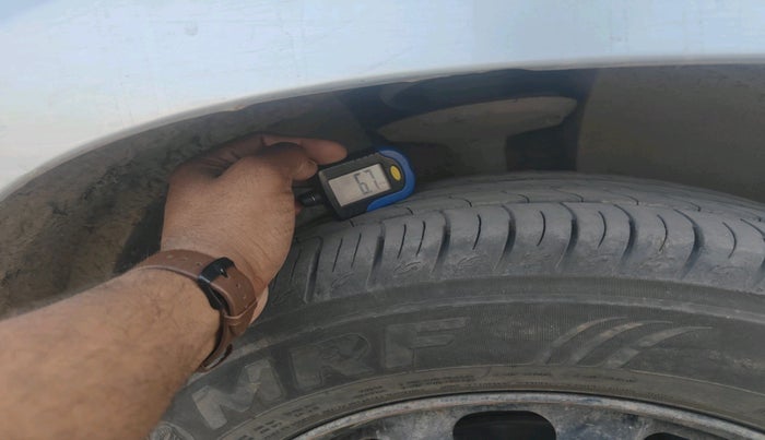 2014 Nissan Terrano XL (D), Diesel, Manual, 1,50,000 km, tyre