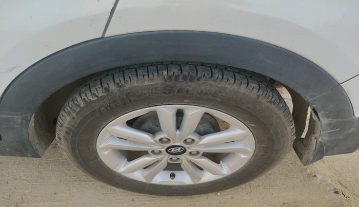 2018 Hyundai Creta SX 1.6 DIESEL, Diesel, Manual, 2,17,577 km, tyre