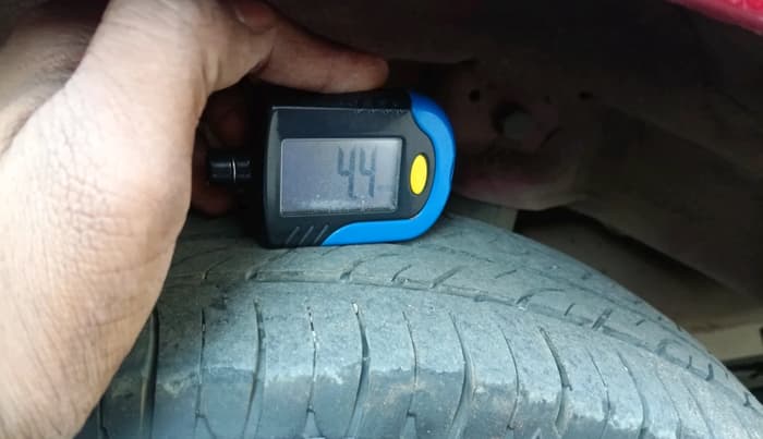 2012 Hyundai Eon ERA +, Petrol, Manual, 30,970 km, tyre