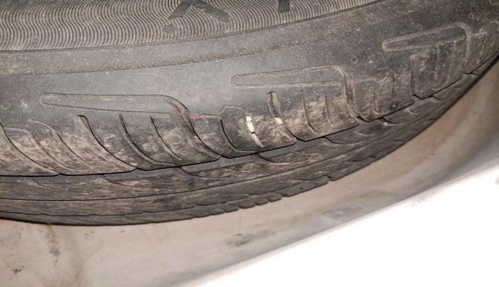 2012 Ford Figo TITANIUM 1.4 DIESEL, Diesel, Manual, 89,084 km, tyre