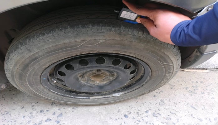 2016 Maruti Swift Dzire VDI, Diesel, Manual, 1,05,167 km, tyre