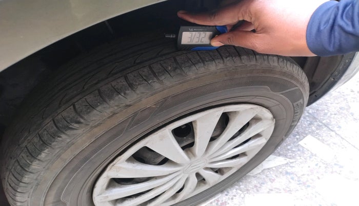 2016 Maruti Swift Dzire VDI, Diesel, Manual, 1,05,167 km, tyre