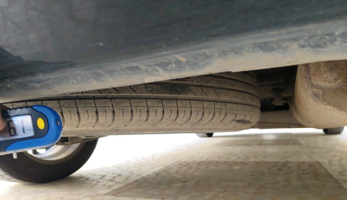 2022 KIA CARENS LUXURY PLUS 1.4 PETROL DCT 6 STR, Petrol, Automatic, 60,662 km, tyre