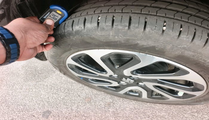 2023 Maruti Baleno ALPHA 1.2 AGS, Petrol, Automatic, 4,738 km, tyre