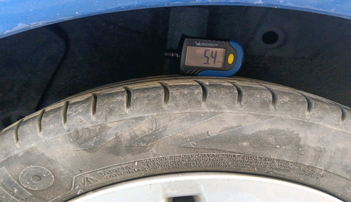 2014 Hyundai Xcent S 1.2, Petrol, Manual, 1,14,377 km, tyre