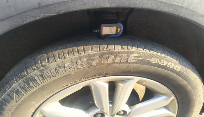 2016 Hyundai Creta SX PLUS AT 1.6 DIESEL, Diesel, Automatic, 1,25,583 km, tyre