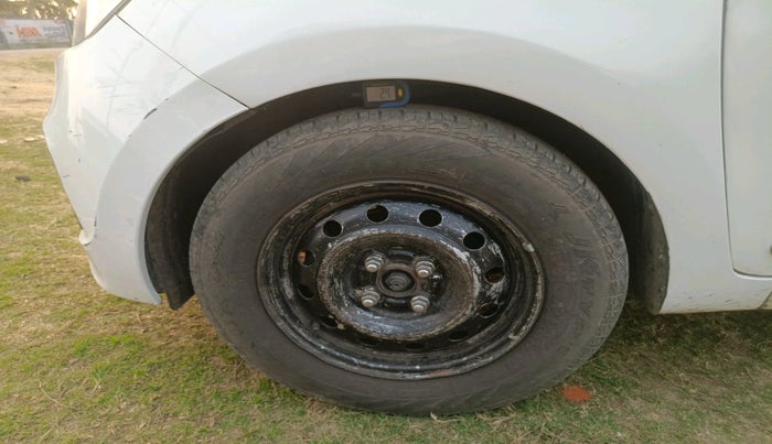 2015 Hyundai Xcent S 1.1 CRDI (O), Diesel, Manual, 1,01,910 km, tyre