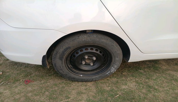 2015 Hyundai Xcent S 1.1 CRDI (O), Diesel, Manual, 1,01,910 km, tyre