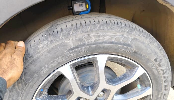 2023 Maruti XL6 ZETA CNG, CNG, Manual, 43,101 km, tyre