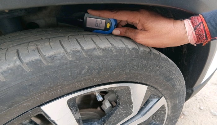 2023 MG HECTOR PLUS SHARP PRO 1.5 TURBO MT 7 STR, Petrol, Manual, 31,167 km, tyre