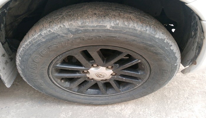 2013 Toyota Fortuner 3.0 4X2 AT, Diesel, Automatic, 1,88,361 km, tyre