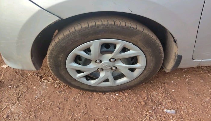 2018 Hyundai Grand i10 MAGNA 1.2 KAPPA VTVT, Petrol, Manual, 1,40,395 km, tyre