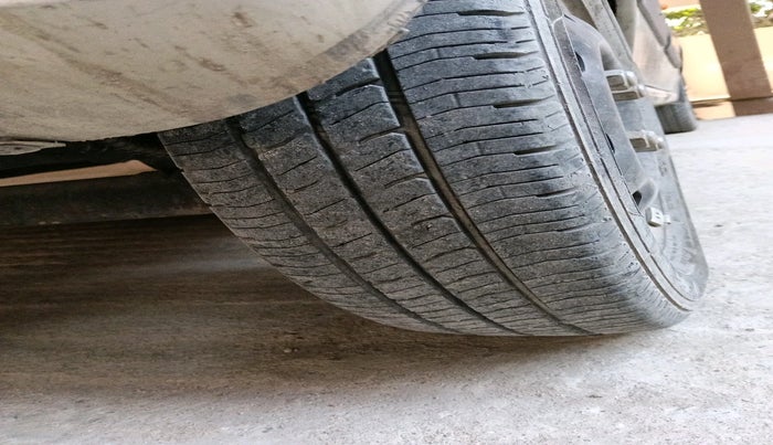 2011 Hyundai Santro Xing GLS PLUS AUDIO, Petrol, Manual, 91,136 km, tyre