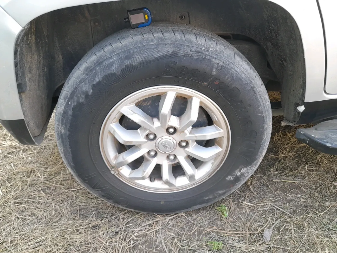 2018 Mahindra TUV300 T8, Diesel, Manual, 73,000 km, tyre