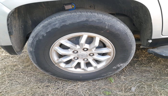 2018 Mahindra TUV300 T8, Diesel, Manual, 72,683 km, tyre