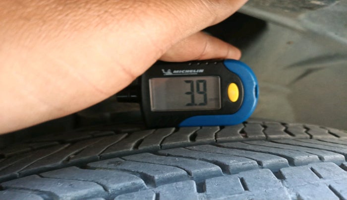 2017 Jeep Compass LIMITED 1.4 PETROL AT, Petrol, Automatic, 1,33,280 km, tyre