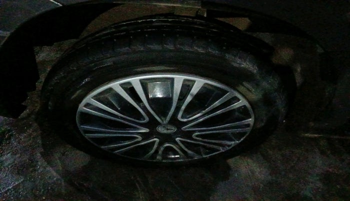 2016 Maruti Wagon R 1.0 VXI AMT, CNG, Automatic, 63,167 km, tyre