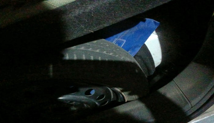 2016 Maruti Wagon R 1.0 VXI AMT, CNG, Automatic, 63,167 km, tyre