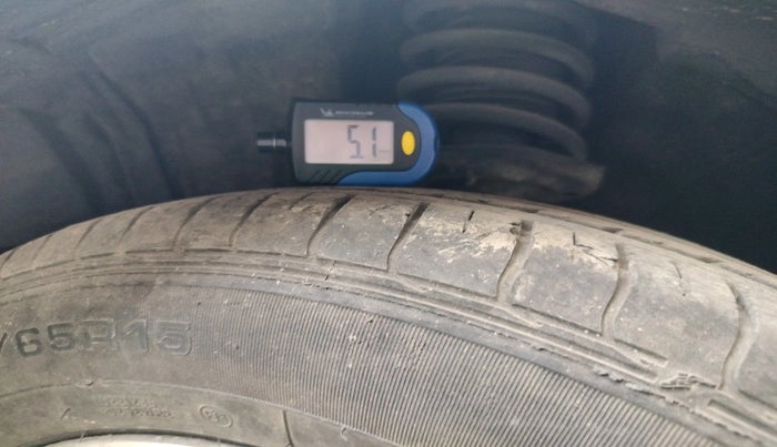 2011 Honda Civic 1.8L I-VTEC V MT, Petrol, Manual, 1,00,410 km, tyre