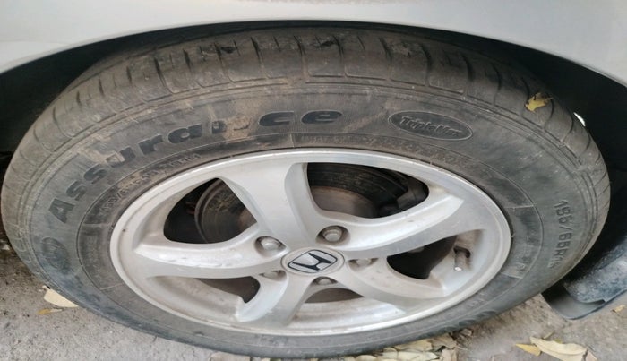 2011 Honda Civic 1.8L I-VTEC V MT, Petrol, Manual, 1,00,410 km, tyre