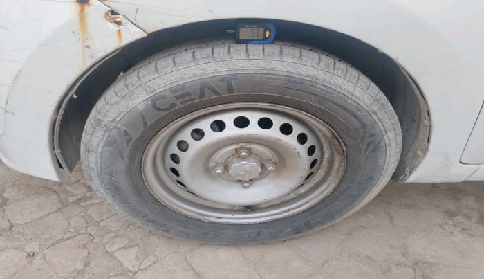 2016 Hyundai Xcent S 1.2, CNG, Manual, 1,99,774 km, tyre