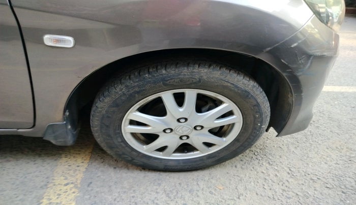 2013 Honda Brio VX AT, Petrol, Automatic, 45,883 km, tyre