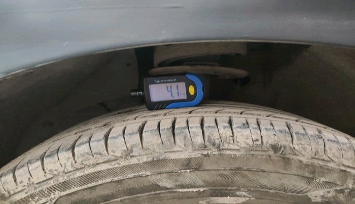 2018 Maruti Swift VXI, CNG, Manual, 64,694 km, tyre