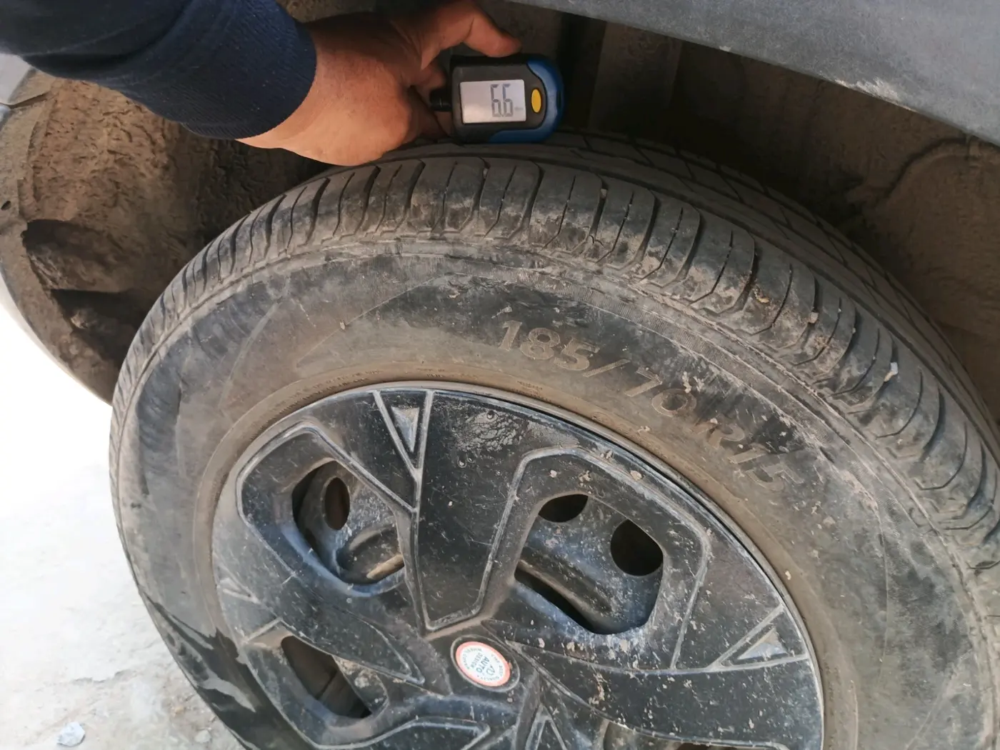 2023 Tata PUNCH PURE MT, CNG, Manual, 28,753 km, tyre