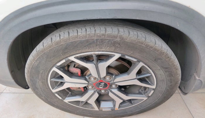 2020 KIA SELTOS GTX PLUS AT 1.5 DIESEL, Diesel, Automatic, 1,56,039 km, tyre