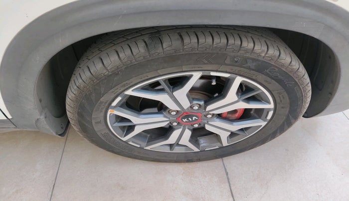 2020 KIA SELTOS GTX PLUS AT 1.5 DIESEL, Diesel, Automatic, 1,56,039 km, tyre