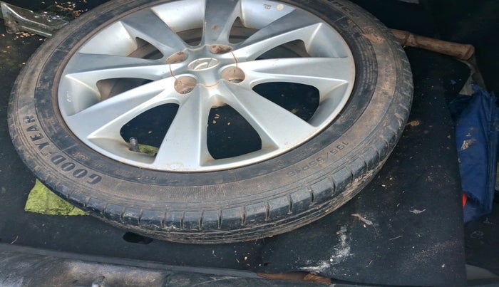 2013 Hyundai Verna FLUIDIC 1.6 VTVT SX, Petrol, Manual, 65,688 km, tyre