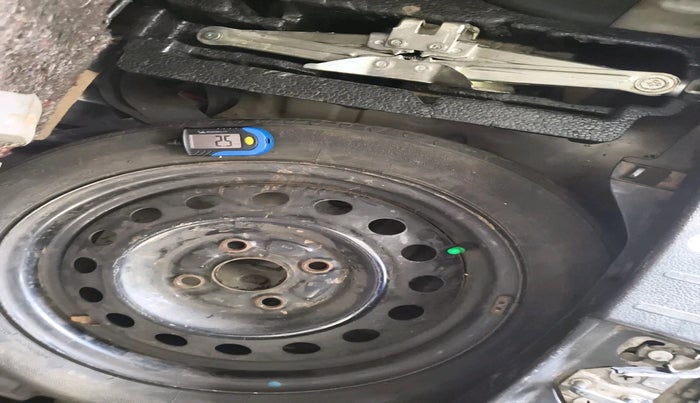 2016 Maruti Wagon R 1.0 VXI, Petrol, Manual, 59,821 km, tyre