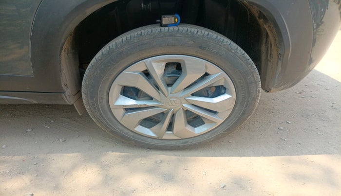 2024 Maruti FRONX DELTA CNG 1.2 MT, CNG, Manual, 8,245 km, tyre