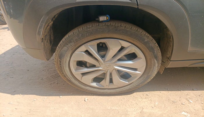 2024 Maruti FRONX DELTA CNG 1.2 MT, CNG, Manual, 8,245 km, tyre