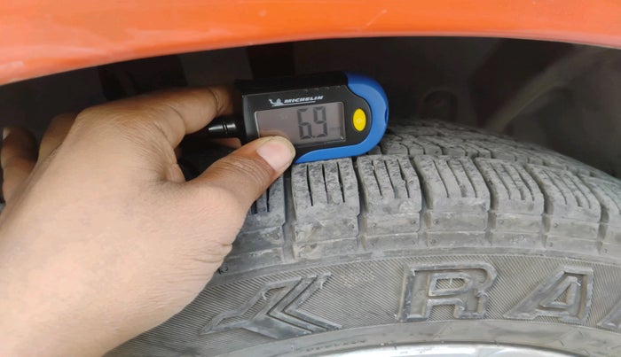 2017 Ford Ecosport TITANIUM 1.5L DIESEL, Diesel, Manual, 1,07,689 km, tyre