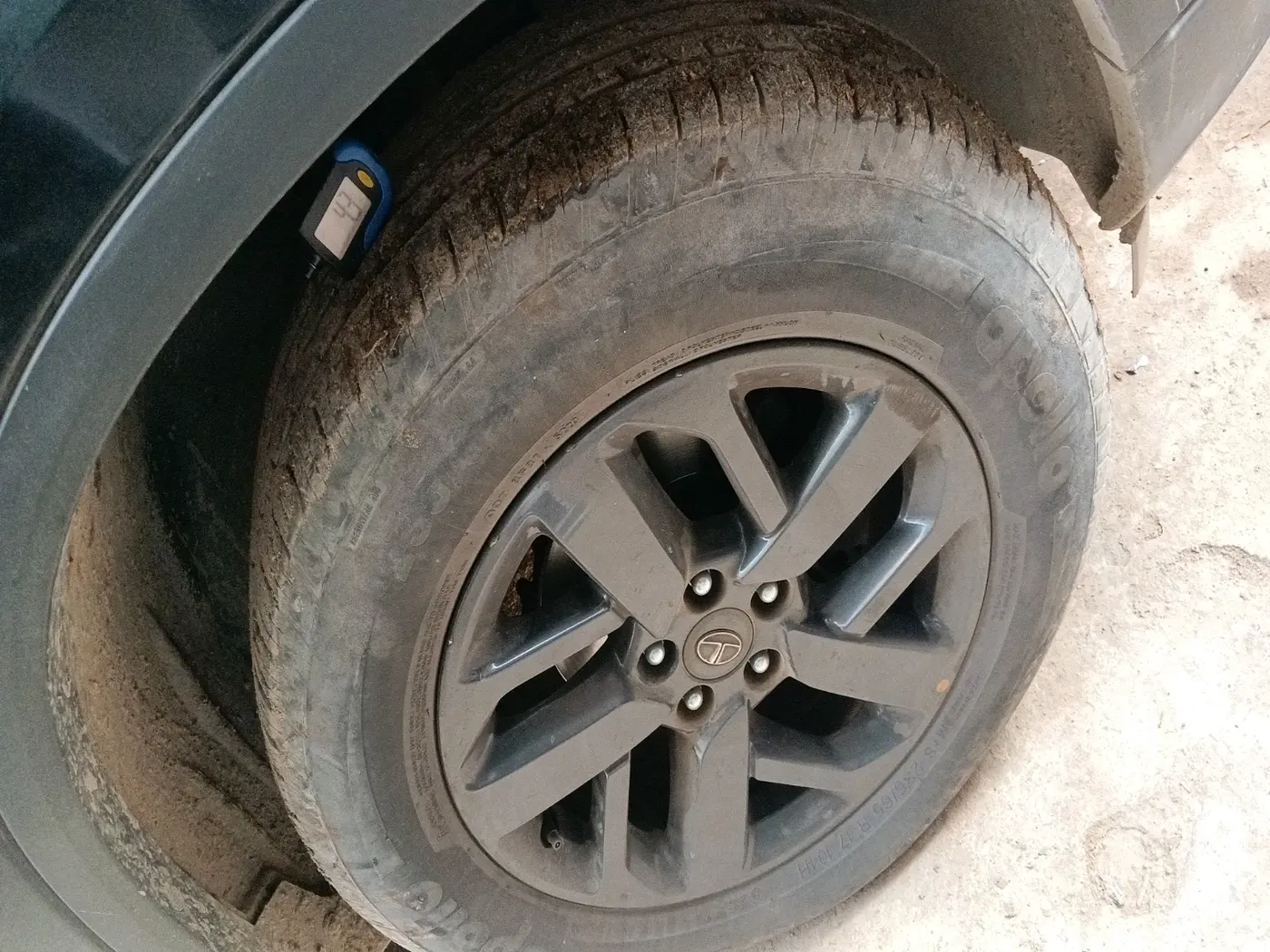 2021 Tata Harrier XZA PLUS 2.0L DARK EDITION, Diesel, Automatic, 57,548 km, tyre
