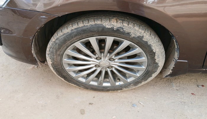 2015 Maruti Ciaz ZXI, Petrol, Manual, 52,967 km, tyre