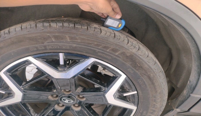 2025 Tata Safari Accomplished Plus AT, Diesel, Automatic, 11,657 km, tyre