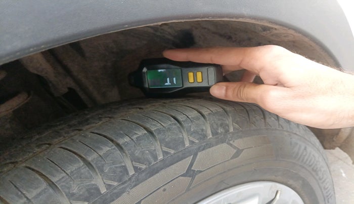 2020 Renault TRIBER RXT, CNG, Manual, 95,238 km, tyre